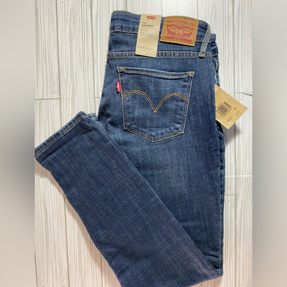 Women’s Levi’s Skinny Jeans Size 12 Short